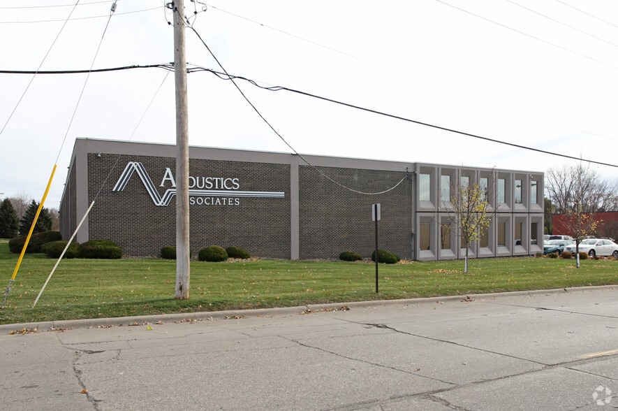 1250 N Zane Ave, Golden Valley, MN for sale - Building Photo - Image 3 of 15