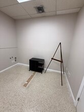 6818-6824 S Manhattan Ave, Tampa, FL for lease Interior Photo- Image 2 of 3