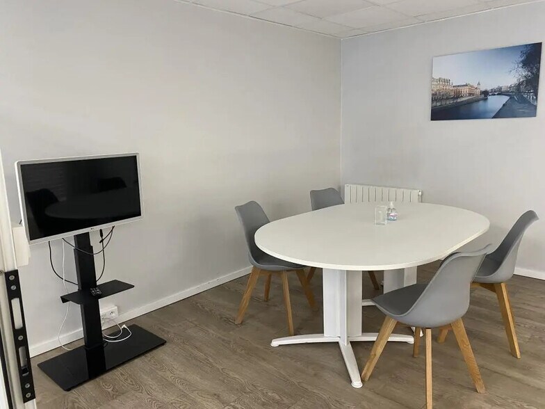 Commerce de détail dans Paris à louer - Photo du bâtiment - Image 2 de 7