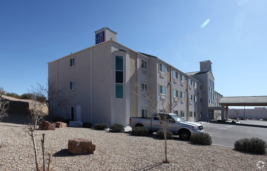2120 Summit Ct, Las Cruces, NM à vendre - Photo du bâtiment - Image 3 de 29