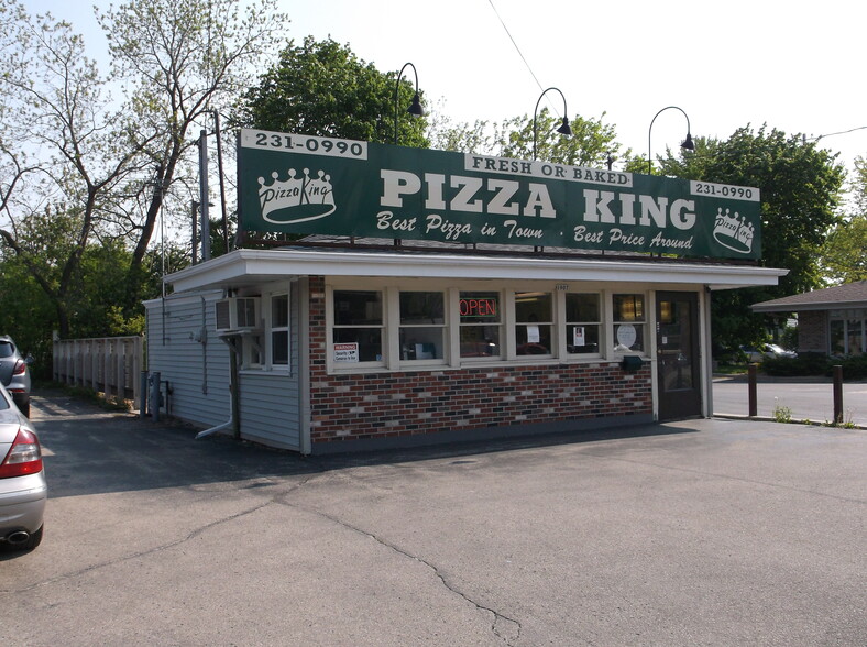 1907 W Murdock Ave, Oshkosh, WI for sale - Building Photo - Image 1 of 7