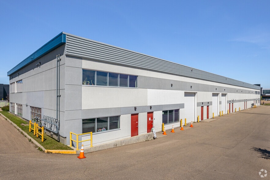 4341-4361 Savaryn Dr SW, Edmonton, AB for lease - Building Photo - Image 3 of 4