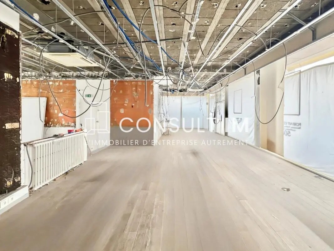 Retail in Saint-Maur-des-Fossés for lease Building Photo- Image 1 of 10