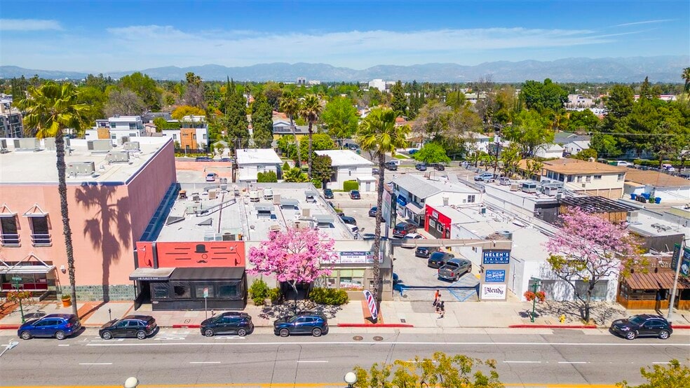 Ventura & Moorpark portfolio of 2 properties for sale on LoopNet.ca - Building Photo - Image 2 of 6