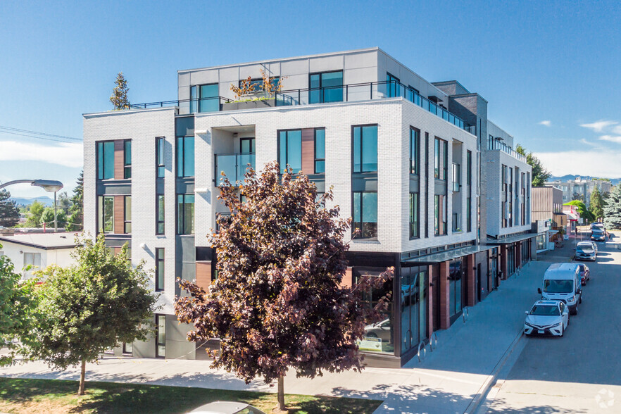 7151-7191 Victoria Dr, Vancouver, BC à vendre - Photo principale - Image 1 de 1