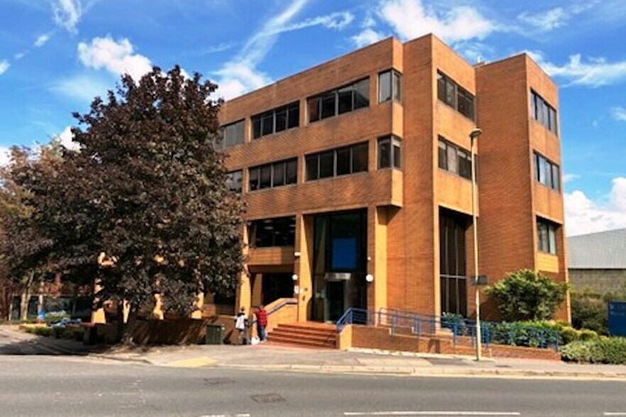 Alencon Link, Basingstoke à louer - Photo du bâtiment - Image 1 de 4