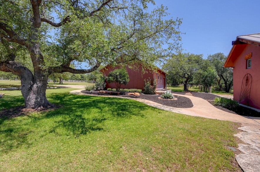 15425 Fitzhugh Rd, Dripping Springs, TX for sale - Building Photo - Image 2 of 23