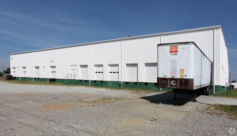 7712 Boeing Dr, Greensboro, NC for lease - Building Photo - Image 2 of 9