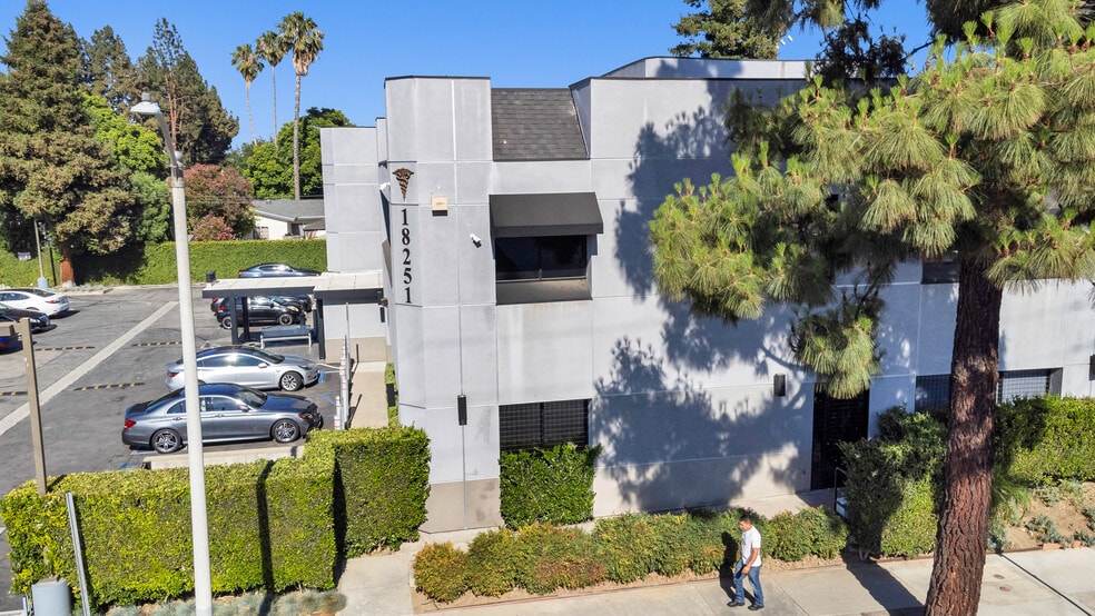 18251 Roscoe Blvd, Northridge, CA for lease - Building Photo - Image 3 of 30