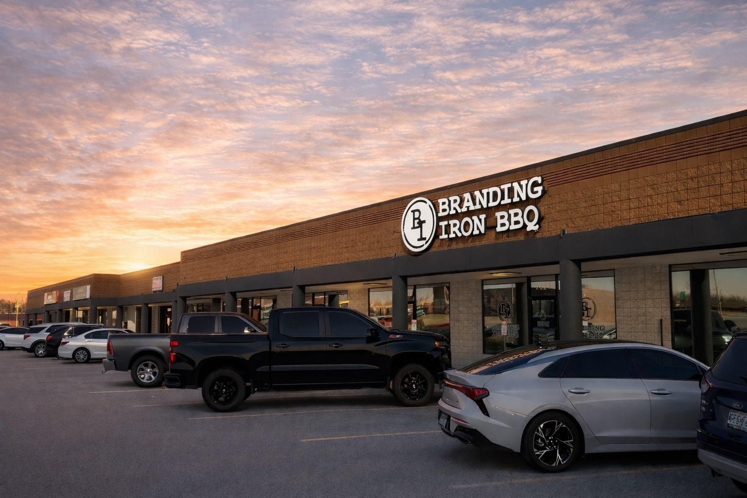 2007-2061 N Commercial St, Harrisonville, MO for lease Primary Photo- Image 1 of 6