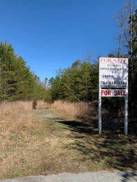 Cedar Ridge Dr, Burlington, NC à vendre - Photo du b timent - Image 1 de 5