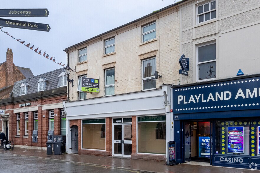 9 Market Pl, Willenhall à louer - Photo du bâtiment - Image 2 de 2