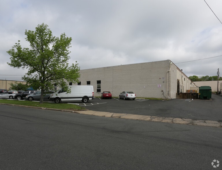4529 Adams Rd, Bensalem, PA for lease - Building Photo - Image 2 of 4