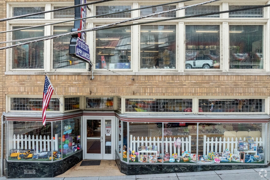 8197 Main St, Ellicott City, MD à louer - Photo du bâtiment - Image 3 de 4