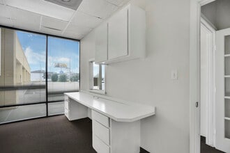 12740 I-10 Fwy E, Houston, TX for lease Interior Photo- Image 2 of 7