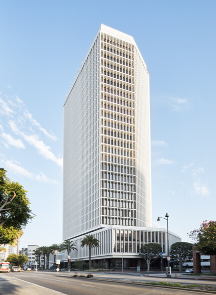 5670 Wilshire Blvd, Los Angeles, CA à louer - Photo du bâtiment - Image 1 de 18