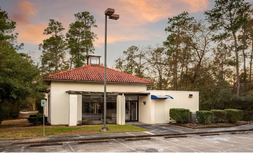 4640 Woodlands Pky, The Woodlands, TX à louer Photo du bâtiment- Image 1 de 11