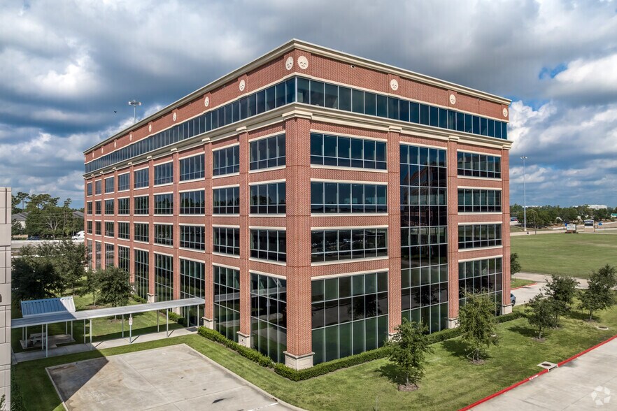 19350 State Highway 249, Houston, TX à vendre - Photo du bâtiment - Image 3 de 4