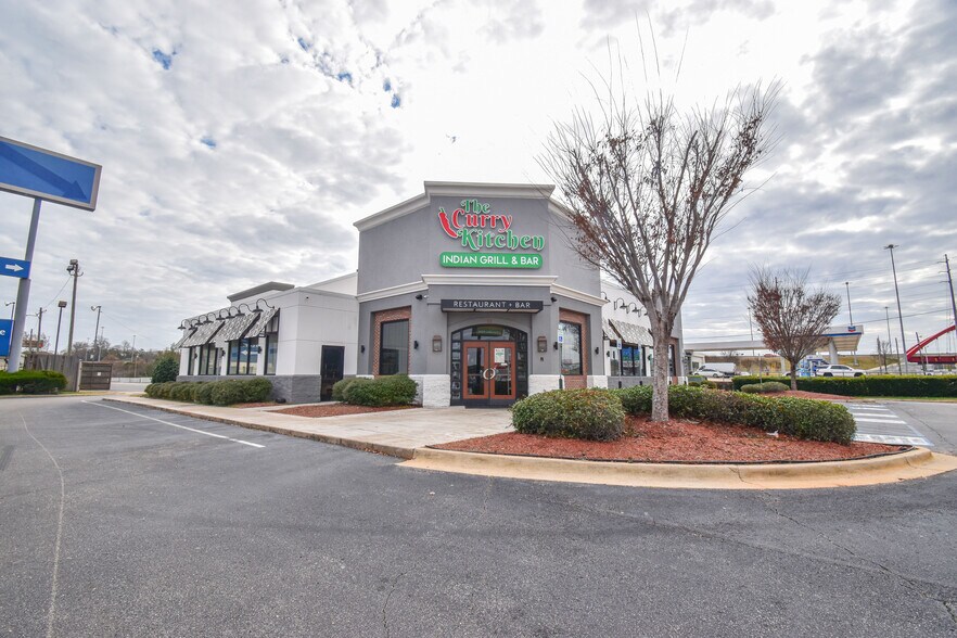 3799 McFarland Blvd E, Tuscaloosa, AL à louer - Photo du bâtiment - Image 2 de 11