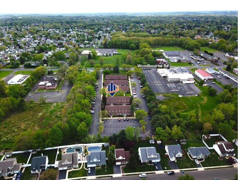 1609 Woodbourne Rd, Levittown, PA à vendre - Aérien - Image 2 de 7