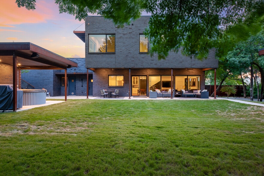 4798 Iberia Ave, Dallas, TX for sale - Building Photo - Image 3 of 44