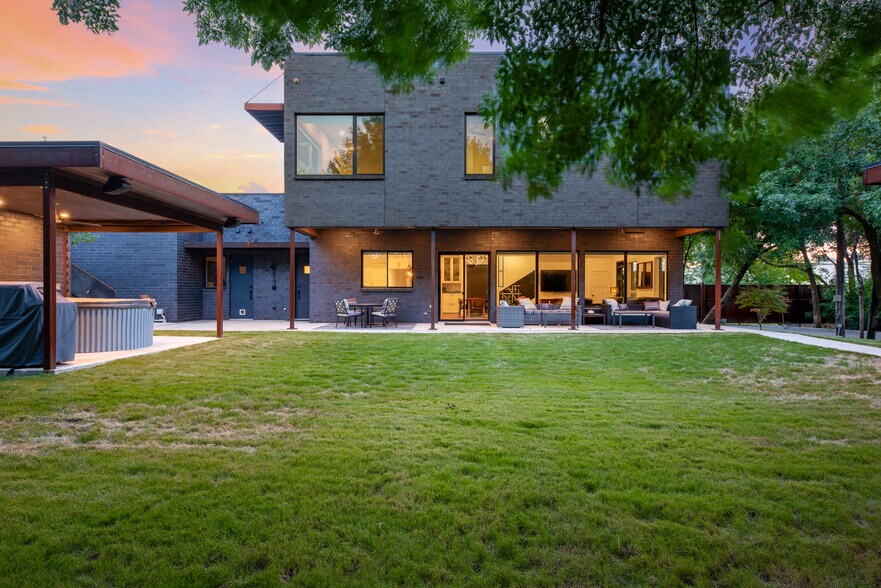 4798 Iberia Ave, Dallas, TX à vendre - Photo du bâtiment - Image 3 de 44