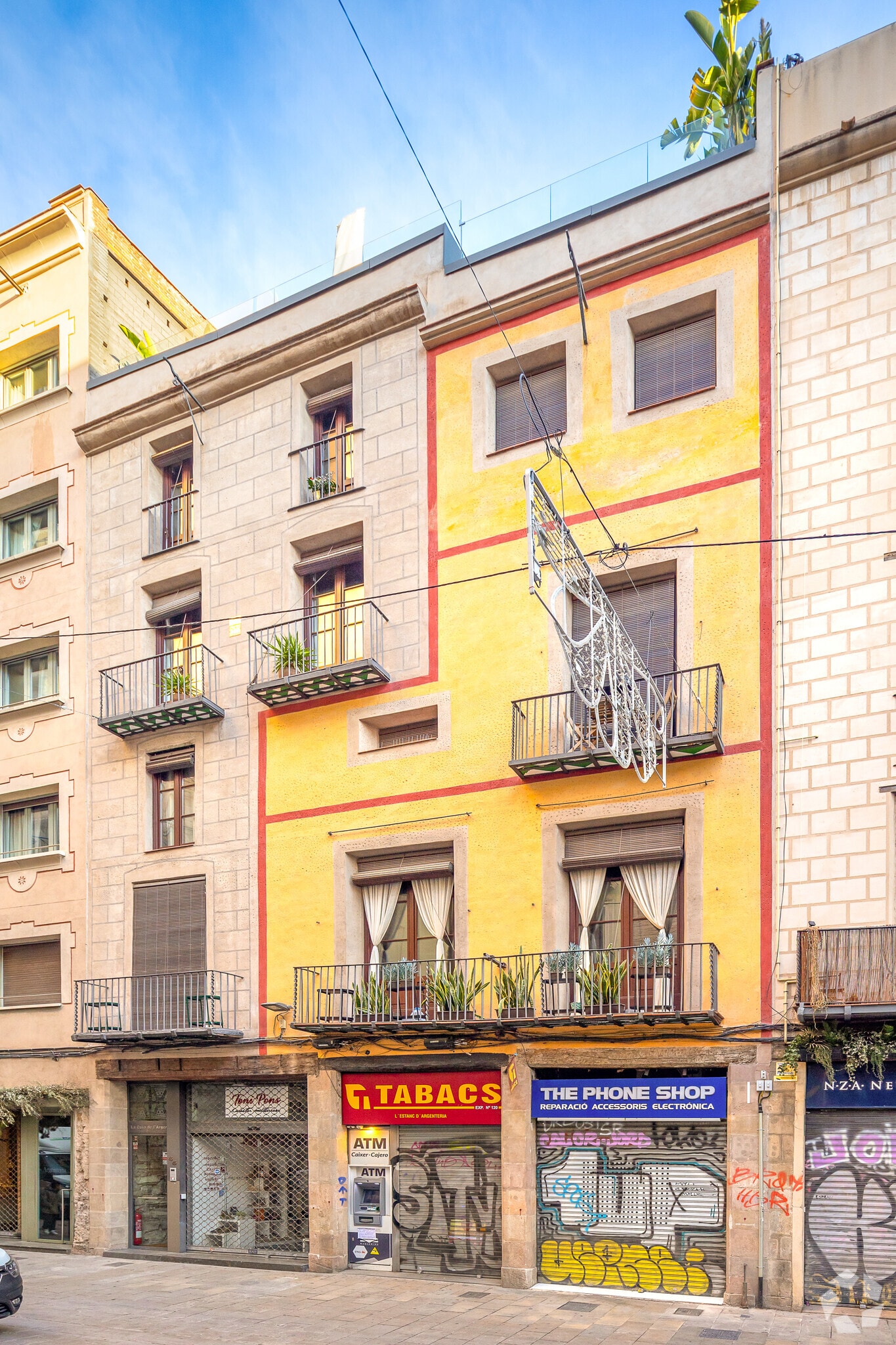Retail in Barcelona, Barcelona for lease Primary Photo- Image 1 of 2