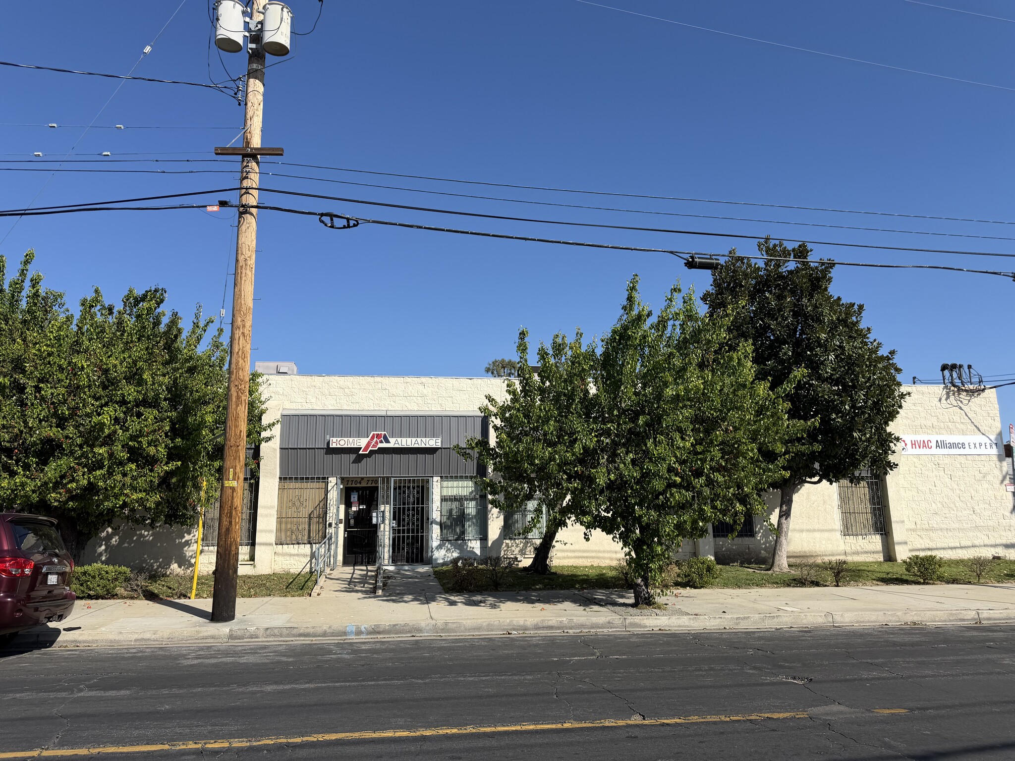 7700-7704 Kester Ave, Van Nuys, CA for lease Primary Photo- Image 1 of 32