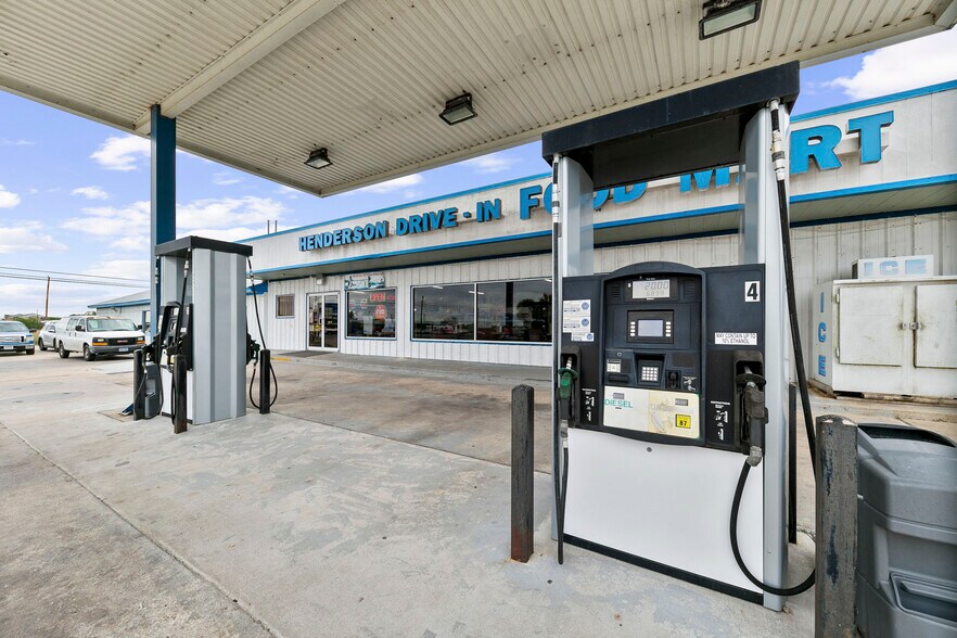 103 Henderson St, Palacios, TX à vendre - Photo du bâtiment - Image 2 de 31