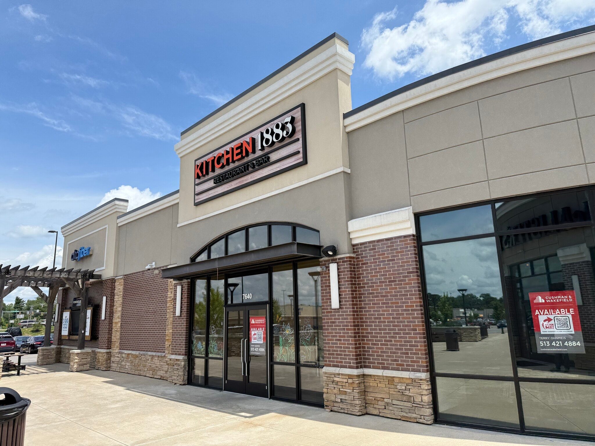 7640-7642 Beechmont Ave, Cincinnati, OH for lease Building Photo- Image 1 of 6