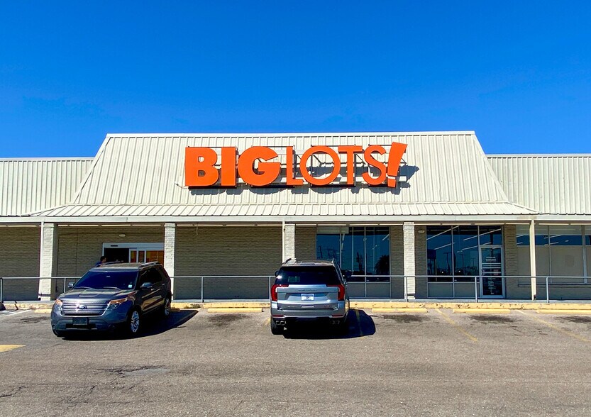 7119-7135 Veterans Memorial Blvd, Metairie, LA à louer - Photo du bâtiment - Image 2 de 6