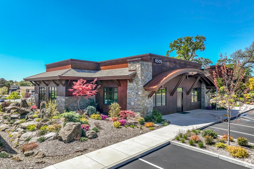 8505 Berg St, Granite Bay, CA à louer - Photo du bâtiment - Image 2 de 7