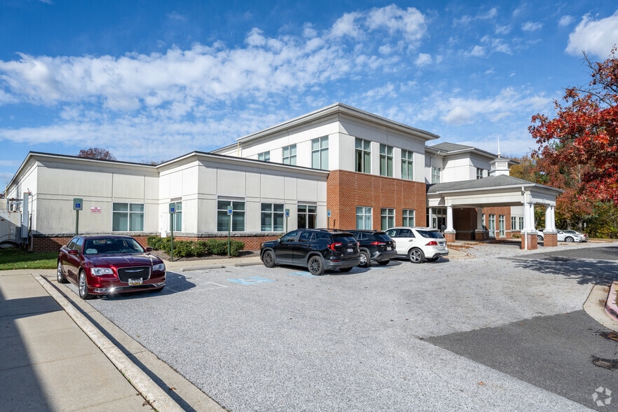 14999 Health Center Dr, Bowie, MD for lease - Primary Photo - Image 1 of 4