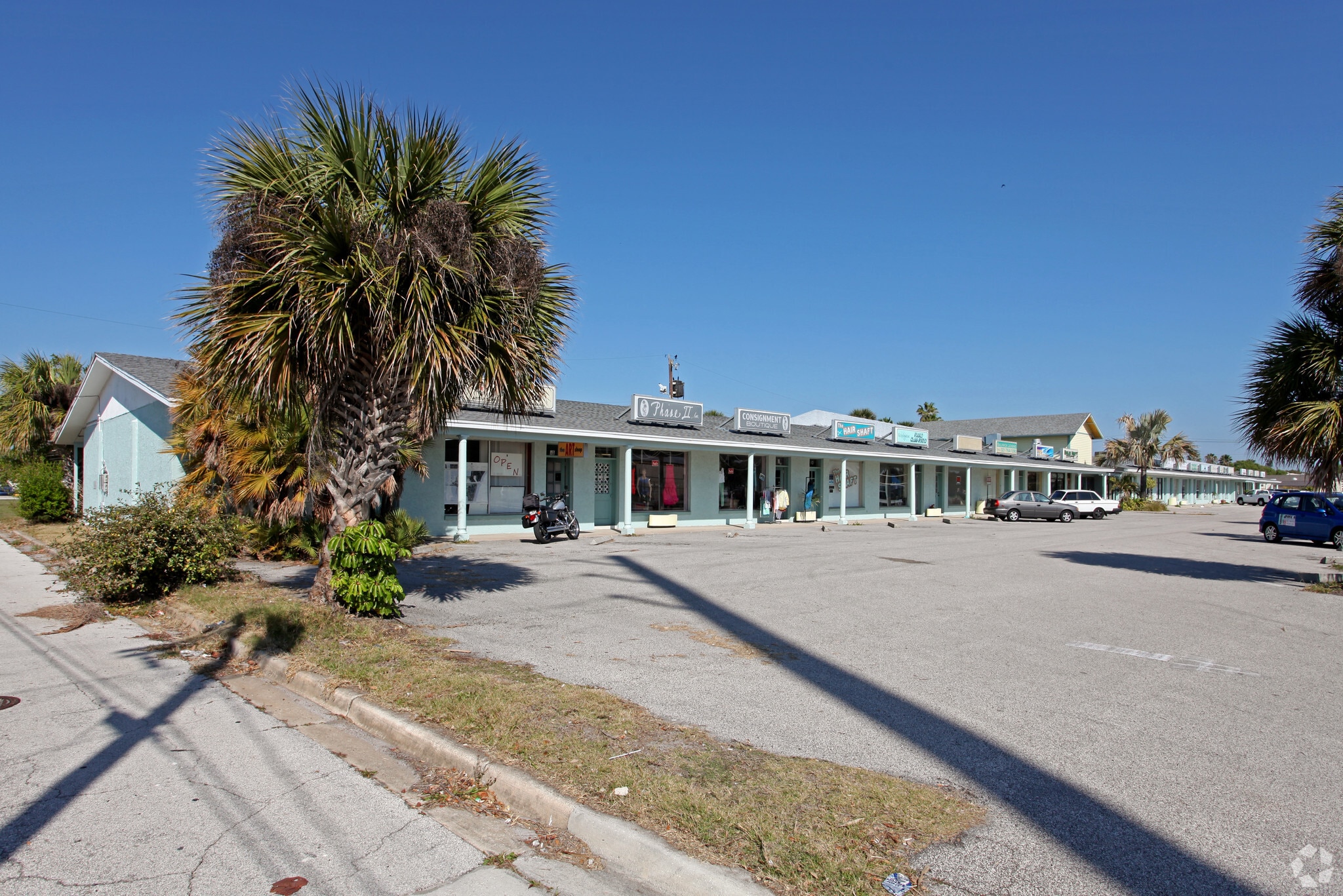 2-22 N Brevard Ave, Cocoa Beach, FL for lease Primary Photo- Image 1 of 3