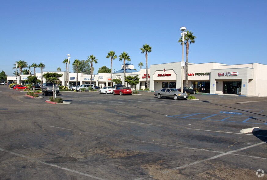 4676-4722 Clairemont Mesa Blvd, San Diego, CA à louer - Photo du bâtiment - Image 2 de 6