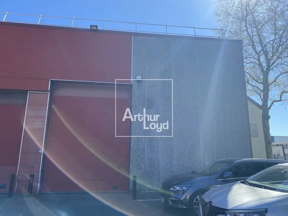 Office in Bondoufle for lease Building Photo- Image 1 of 8