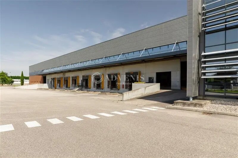 Bureau/Commerce de détail dans Miribel à louer - Photo du bâtiment - Image 2 de 3