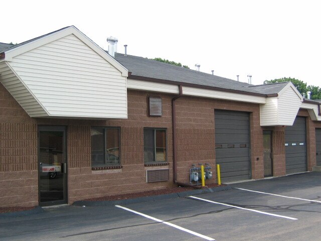 130 Fort Path Rd, Madison, CT à louer - Photo du bâtiment - Image 2 de 6