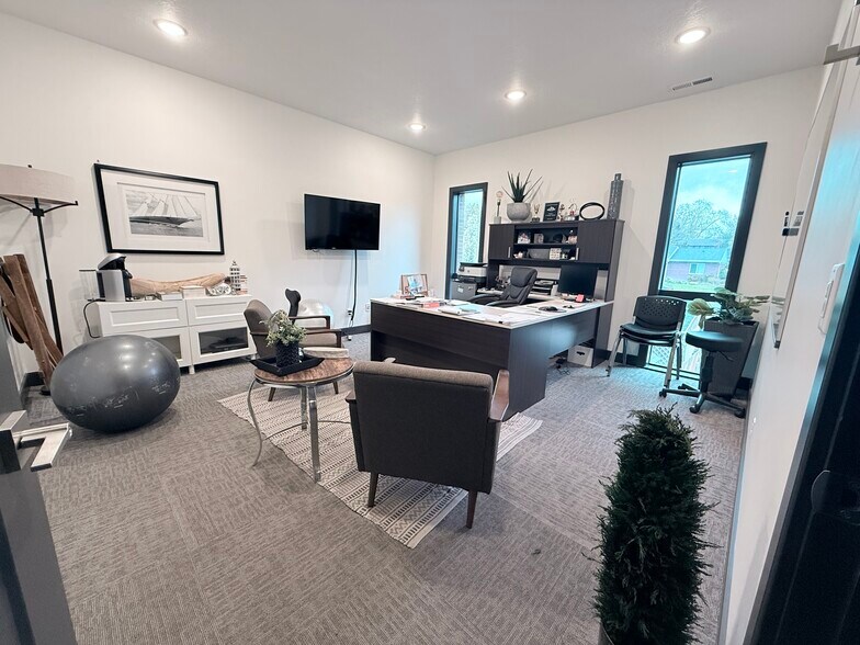 4685 S Highland Dr, Holladay, UT à louer - Photo du bâtiment - Image 1 de 13