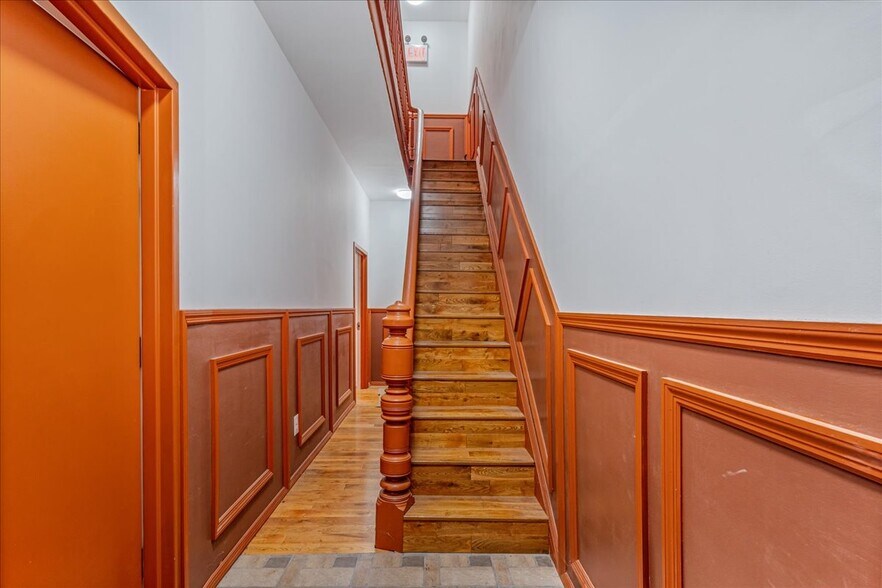 37 Jewel St, Brooklyn, NY à vendre - Photo du bâtiment - Image 3 de 31