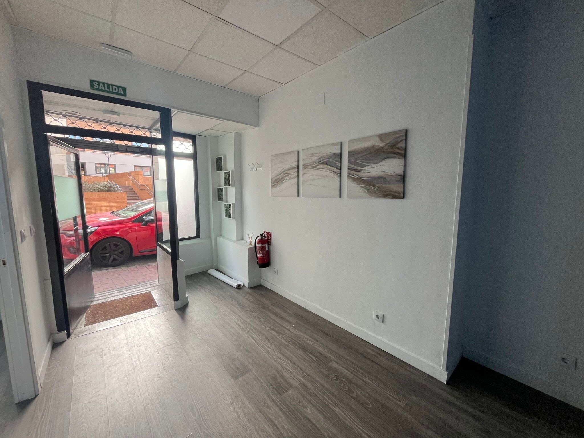 Retail in Pozuelo de Alarcón, Madrid for lease Interior Photo- Image 1 of 7