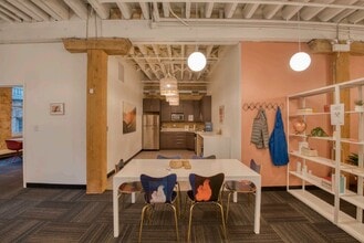 10-18 W Hubbard St, Chicago, IL à louer Photo intérieure- Image 1 de 5