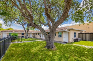 Plus de détails pour 2247 Simms St, Hollywood, FL - Multi-résidentiel à vendre