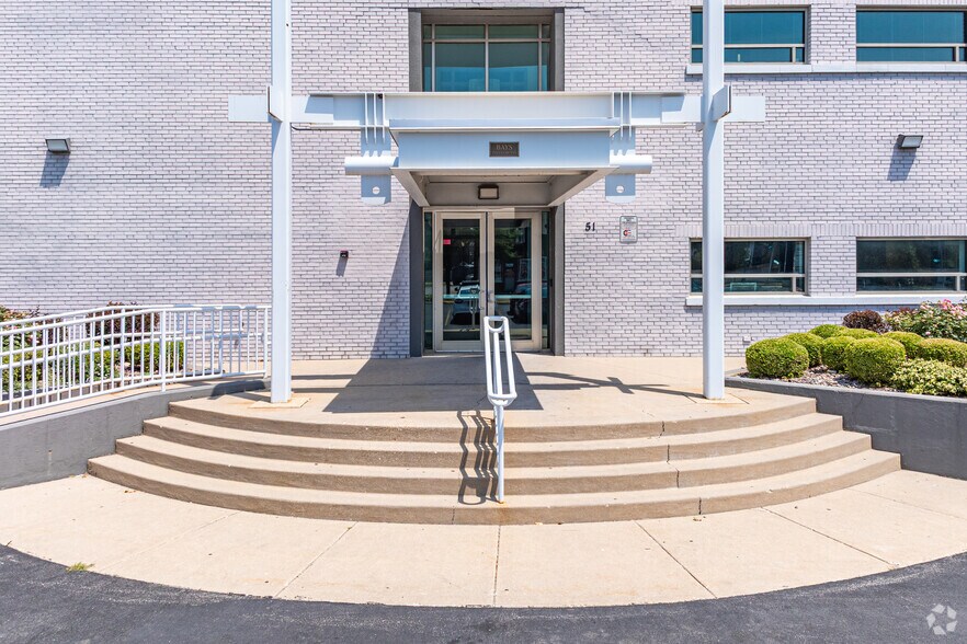 51 W Jackson St, Joliet, IL à louer - Photo du bâtiment - Image 3 de 4