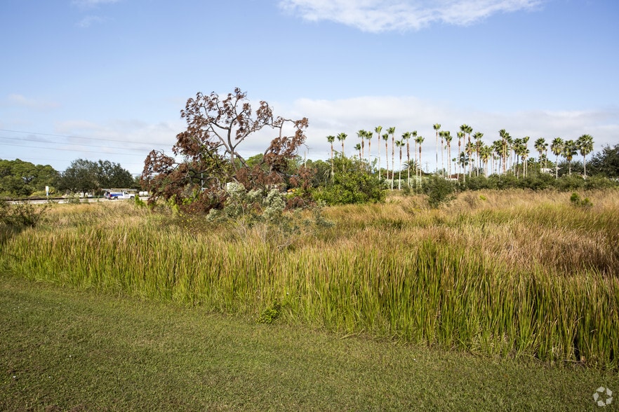 2487 Sycamore St, North Port, FL for sale - Building Photo - Image 3 of 11