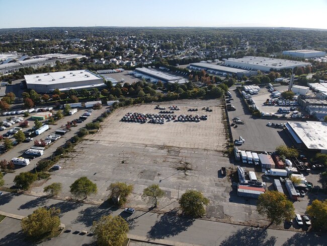 Plus de détails pour 500 Grumman Rd, Bethpage, NY - Terrain à louer