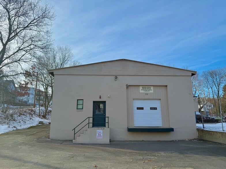 30 Apsley St, Hudson, MA for lease - Building Photo - Image 1 of 4