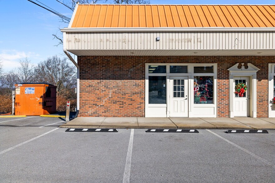 1770 Pine Hollow Rd, Mckees Rocks, PA for lease - Building Photo - Image 2 of 25