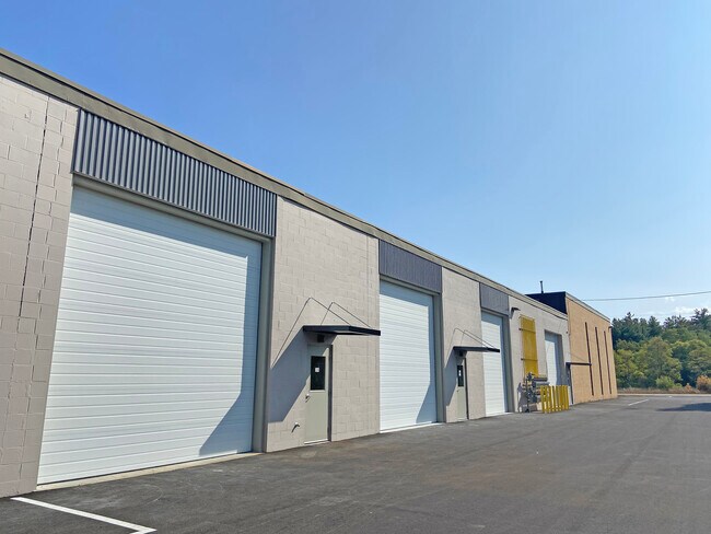 Plus de détails pour 100 Tri City Rd, Somersworth, NH - Industriel à louer