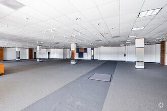 11 Gateway Blvd S, Savannah, GA for lease Interior Photo- Image 2 of 6